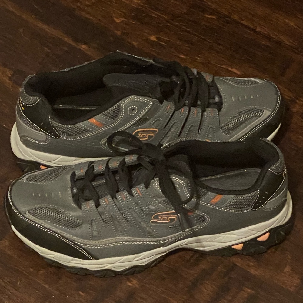 Skechers Memory Foam LIKE NEW!!!